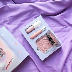 R.E.M Beauty Yours Truly Set ♡